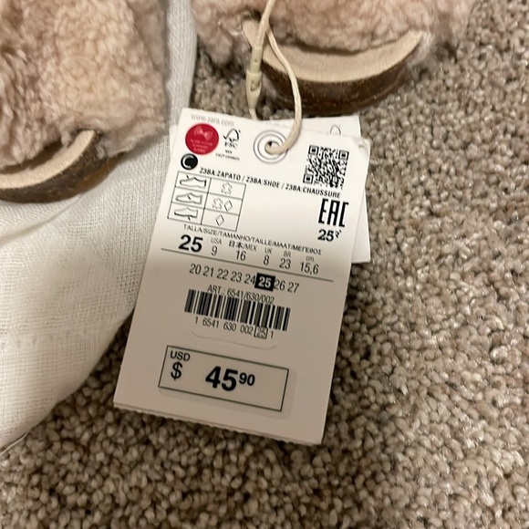 Zara Baby Girl NWT Teddy Bear Fleece slip on shoes with firm sole size 25/9 - Picture 4 of 5